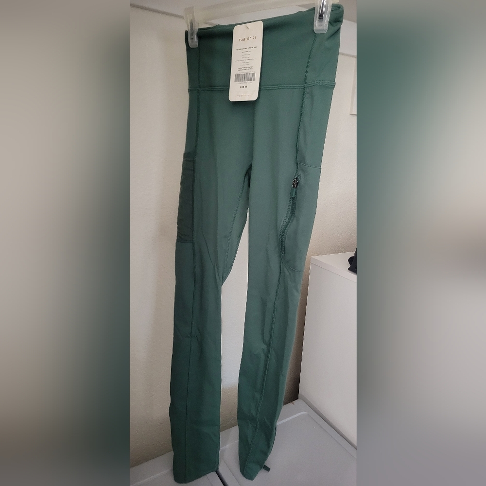 Fabletics Motion 365 contour high-waisted leggings green Size Small, NWT